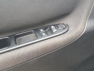 Peugeot 207 CC 1.6 VTi picture 18