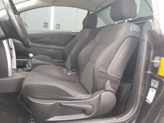Peugeot 207 CC 1.6 VTi picture 12