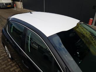 Peugeot 208 1.6 BlueHDi Blue Lease Executive picture 9