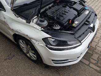 Volkswagen Golf 2.0 TDI Highline picture 14