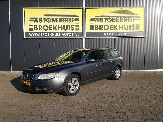 Auto incidentate Volvo V-70 2.4D Momentum 2008/9