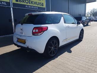 Citroën DS3 1.2 VTi So Chic picture 8