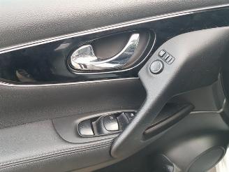 Nissan Qashqai 1.2 Premier Edition picture 24