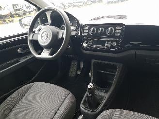 Volkswagen Up! 1.0 move up! picture 14