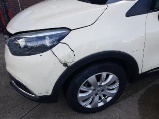 Renault Captur 0.9 TCe Expression picture 9