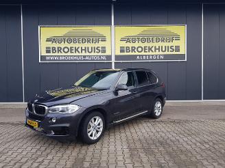 Unfallwagen BMW X5 xDrive30d High Executive 2016/6