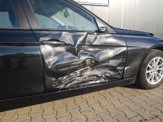 BMW 3-serie 320i Executive picture 10