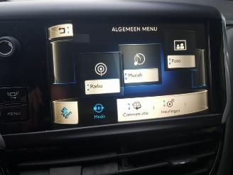 Peugeot 208 1.0 VTi Active picture 20