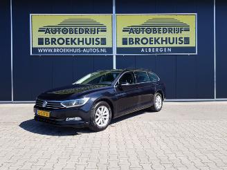 uszkodzony samochody osobowe Volkswagen Passat Variant 1.6 TDI Comfortline 2015/6