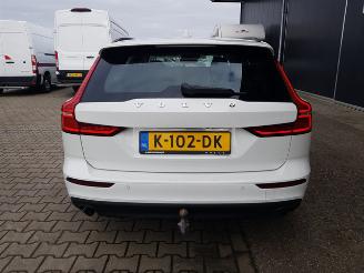 Volvo V-60 2.0 B3 Momentum Advantage picture 5