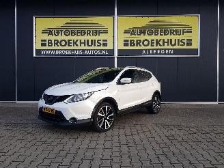 damaged passenger cars Nissan Qashqai 1.2 Premier Edition 2014/4