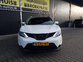 Nissan Qashqai 1.2 Premier Edition picture 3