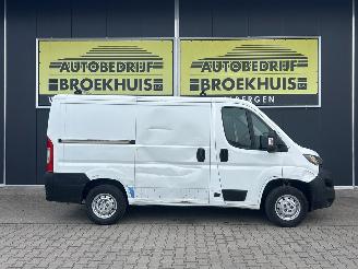 Peugeot Boxer 330 2.0 BlueHDI L1H1 Premium picture 4