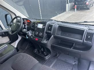 Peugeot Boxer 330 2.0 BlueHDI L1H1 Premium picture 15