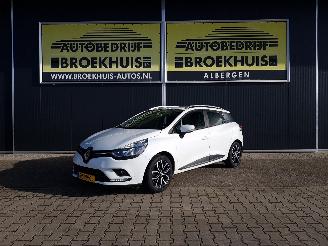 damaged passenger cars Renault Clio Estate 0.9 TCe Intens 2019/10