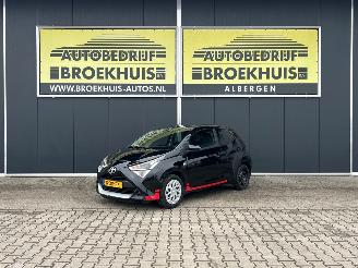 Schadeauto Toyota Aygo 1.0 VVT-i x-play 2022/1