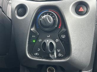 Toyota Aygo 1.0 VVT-i x-play picture 12