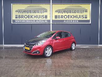 krockskadad bil auto Peugeot 208 1.2 PureTech Signature 2019/3