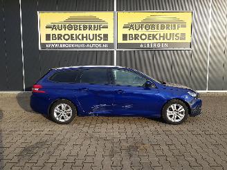 Peugeot 308 SW 1.2 PureTech Blue Lease Executive picture 4