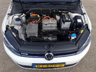 Volkswagen e-Golf e-Golf picture 25
