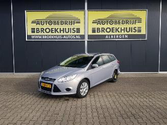 damaged passenger cars Ford Focus Wagon 1.0 EcoBoost Trend 2013/10