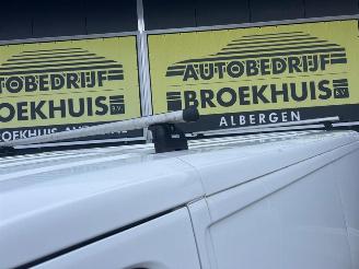 Peugeot Boxer 330 2.0 BlueHDI L1H1 Premium picture 24