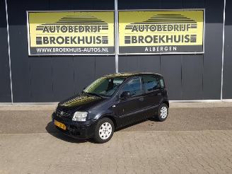 damaged passenger cars Fiat Panda 1.2 Edizione Cool 2010/7