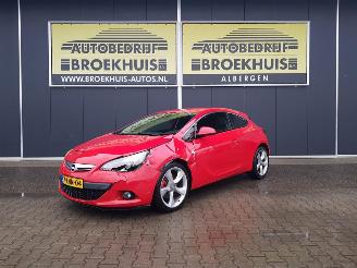 Coche accidentado Opel Astra GTC 1.4 Turbo Sport 2013/6