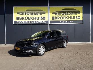 Damaged car Volkswagen Passat 1.4 TSI Trendline BlueMotion 2011/2