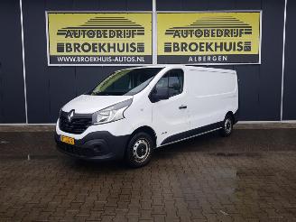 uszkodzony samochody ciężarowe Renault Trafic 1.6 dCi T29 L2H1 Comfort 2016/3
