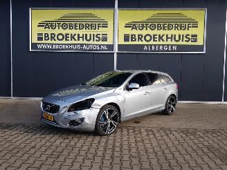Damaged car Volvo V-60 2.4 D6 AWD Plug-In Hybrid Pure Limited 2013/2