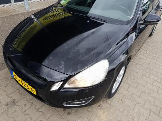 Volvo V-60 1.6 D2 Momentum picture 11
