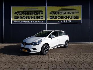 Vaurioauto  passenger cars Renault Clio Estate 0.9 TCe Intens 2019/10