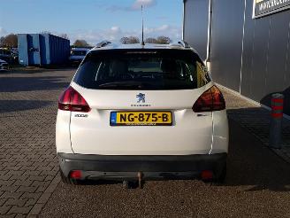 Peugeot 2008 1.2 PureTech Blue Lion picture 5