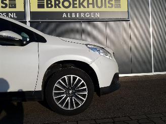 Peugeot 2008 1.2 PureTech Blue Lion picture 9