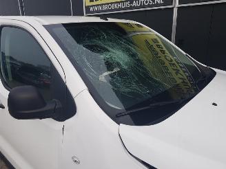 Citroën Jumpy 2.0 BlueHDI 120 XL Club DC picture 11