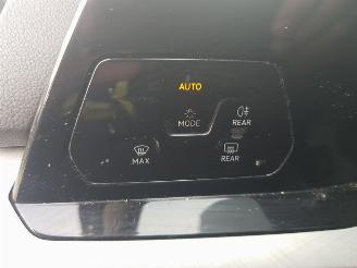 Volkswagen Golf 1.5 TSI Style picture 30