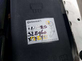 Volkswagen Golf 1.6 TDI Comfortline BlueMotion picture 24