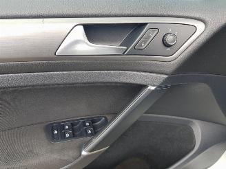 Volkswagen Golf 1.6 TDI Comfortline BlueMotion picture 16