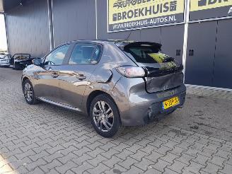 Peugeot 208 1.2 PureTech Active Pack picture 8