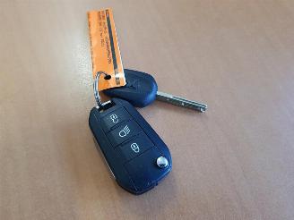 Peugeot 208 1.2 PureTech Active Pack picture 30