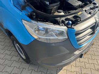 Mercedes Sprinter 317 1.9 CDI L2H2 RWD picture 10