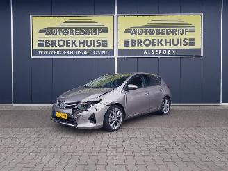 Unfallwagen Toyota Auris 1.8 Hybrid Lease 2013/4