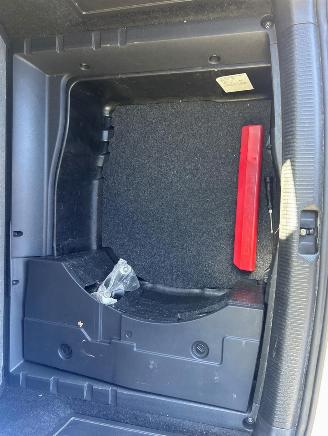 Volkswagen Passat Variant 1.6 TDI BlueMotion Executive Edition picture 23