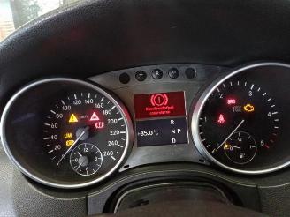 Mercedes ML ML II (164/4JG), SUV, 2005 / 2011 3.0 ML-320 CDI 4-Matic V6 24V picture 27