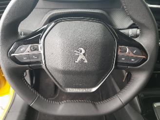 Peugeot 208 1.2 PureTech Allure Pack picture 19