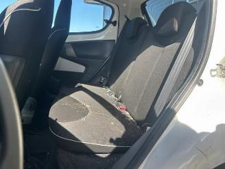 Peugeot 107 107, Hatchback, 2005 / 2014 1.0 12V picture 15