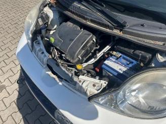 Peugeot 107 107, Hatchback, 2005 / 2014 1.0 12V picture 14