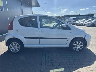 Peugeot 107 107, Hatchback, 2005 / 2014 1.0 12V picture 6