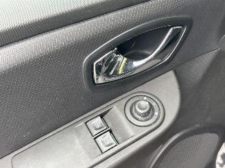 Renault Clio 1.5 dCi ECO Expression picture 23